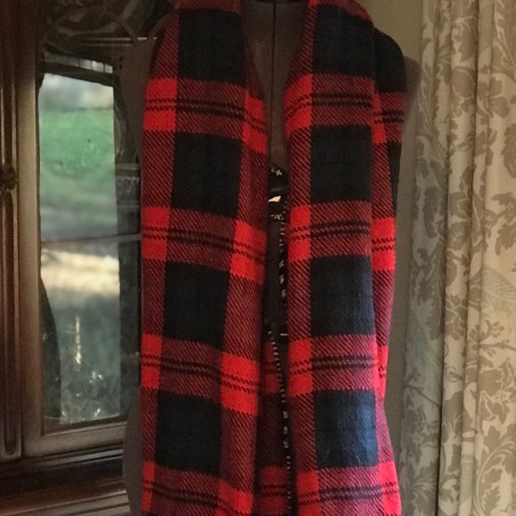 Plaid and Houndstooth Patterned Scarf - Picture 9 of 11